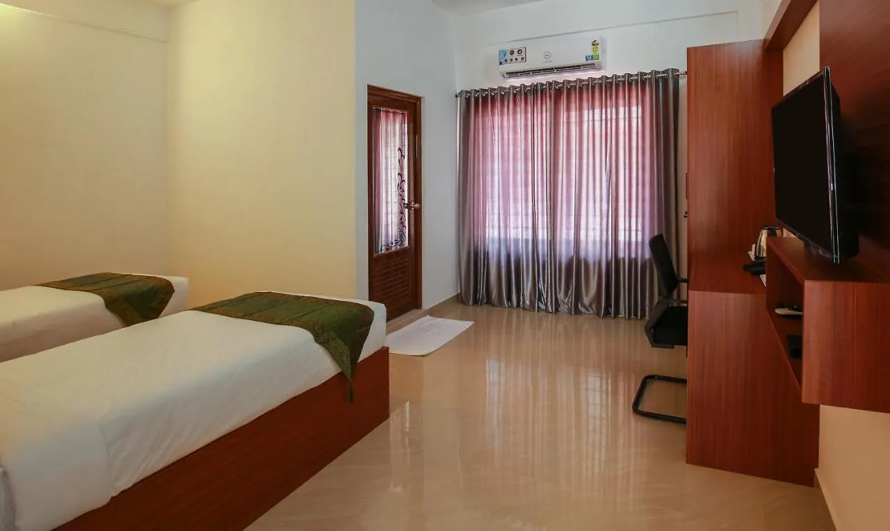 Hotel Phoenix Holidays Kochi