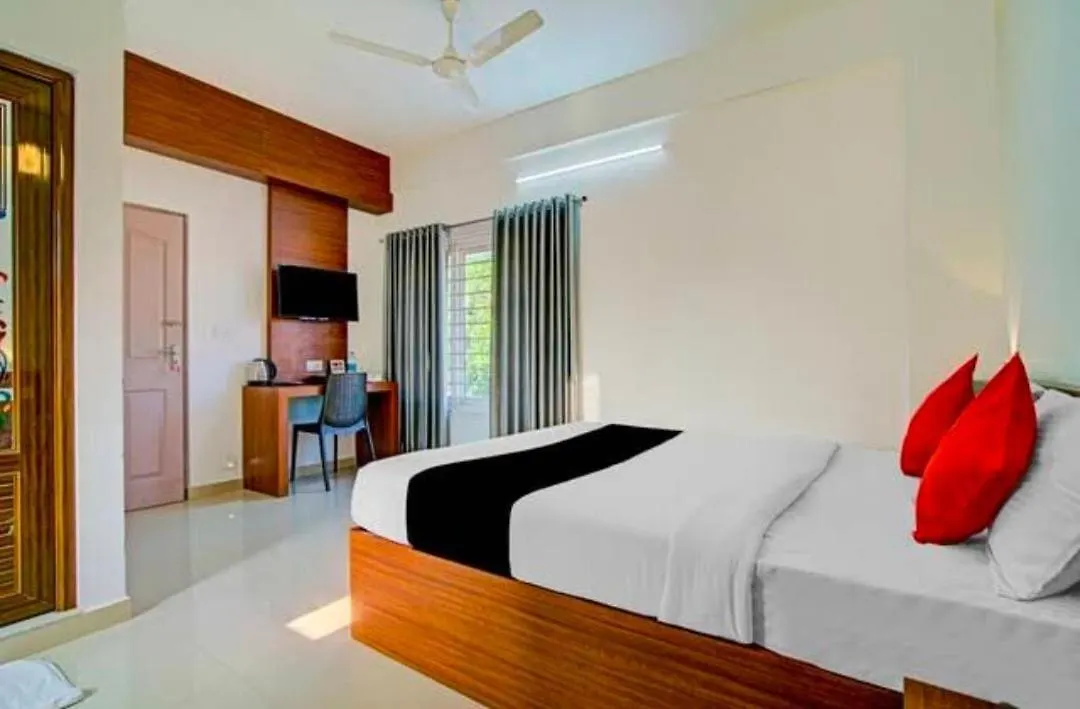 Phoenix Holidays Kochi 3*,  India