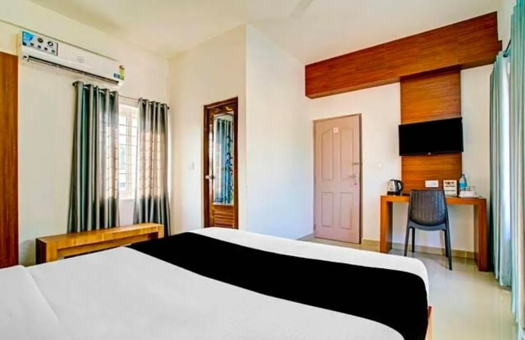 Phoenix Holidays Kochi Hotel